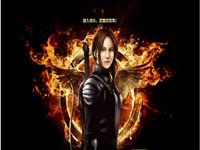 The Hunger Games: Đánh giá về Panem Rising: Đấu tranh chống lại chế độ chuyên quyền và độc tài